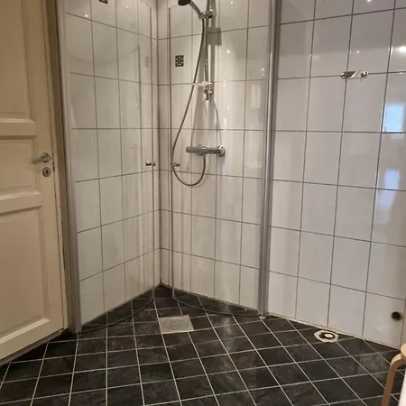 Stor Leilighet Med 4 Senger Sentralt I Forde Exterior photo