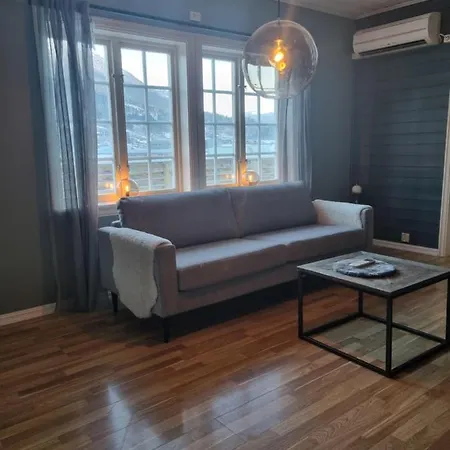 Stor Leilighet Med 4 Senger Sentralt I Forde Exterior photo