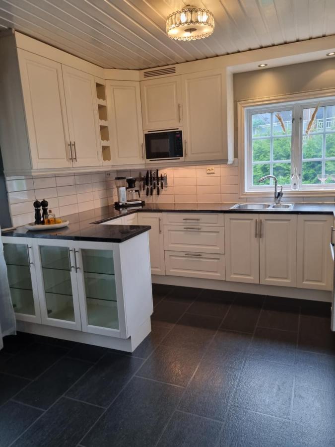 Apartment Stor Med 4 Senger Sentralt I *